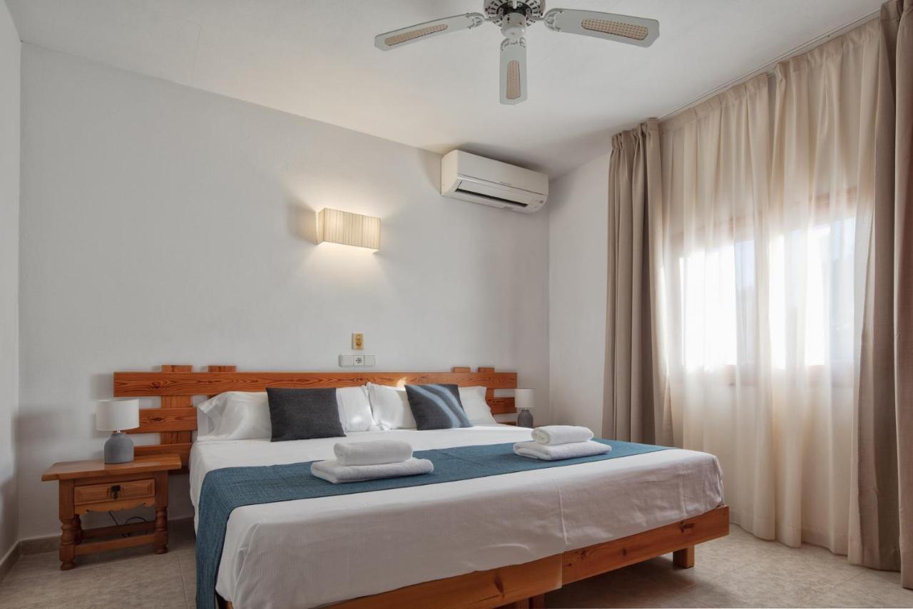 Alojamientos Turisticos Cardona - Apartamento 1 Hab. Standart Es Pujols Eksteriør bilde