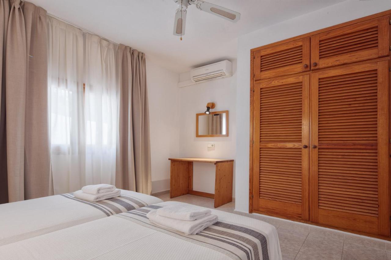 Alojamientos Turisticos Cardona - Apartamento 1 Hab. Standart Es Pujols Eksteriør bilde
