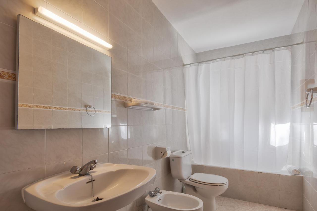 Alojamientos Turisticos Cardona - Apartamento 1 Hab. Standart Es Pujols Eksteriør bilde