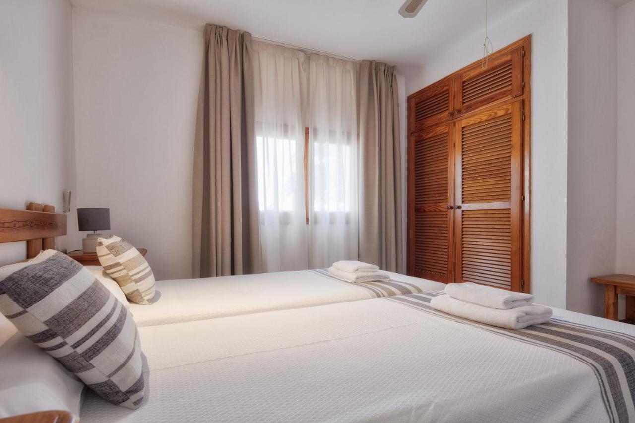 Alojamientos Turisticos Cardona - Apartamento 1 Hab. Standart Es Pujols Eksteriør bilde