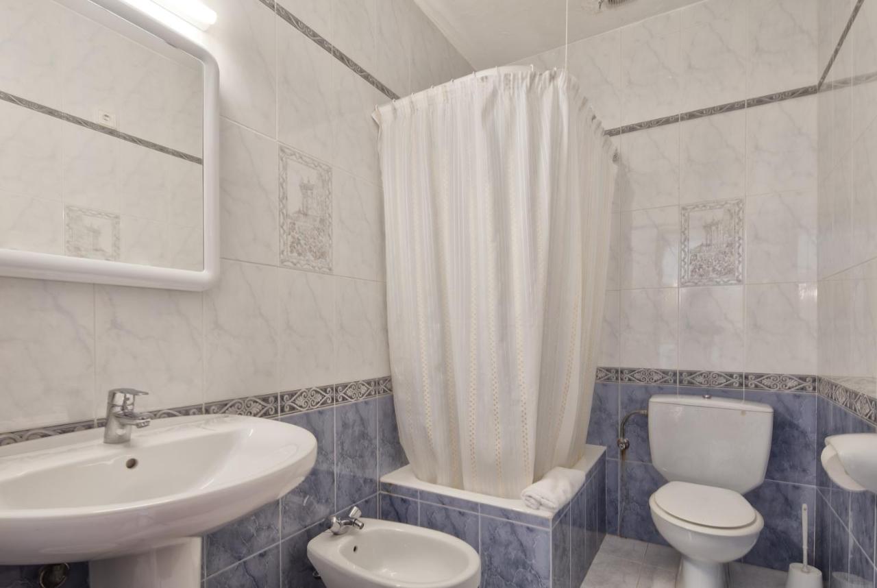 Alojamientos Turisticos Cardona - Apartamento 1 Hab. Standart Es Pujols Eksteriør bilde